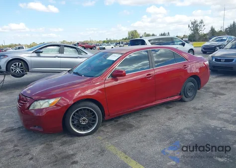2007 Toyota Camry Le z USA, uszkodzony, nr VIN 4T1BE46K07U125024
